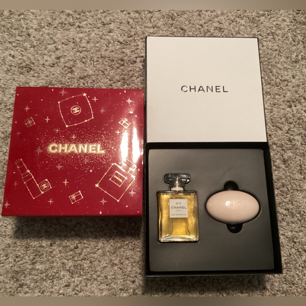 CHANEL No. 5 Gift Set with Red Box